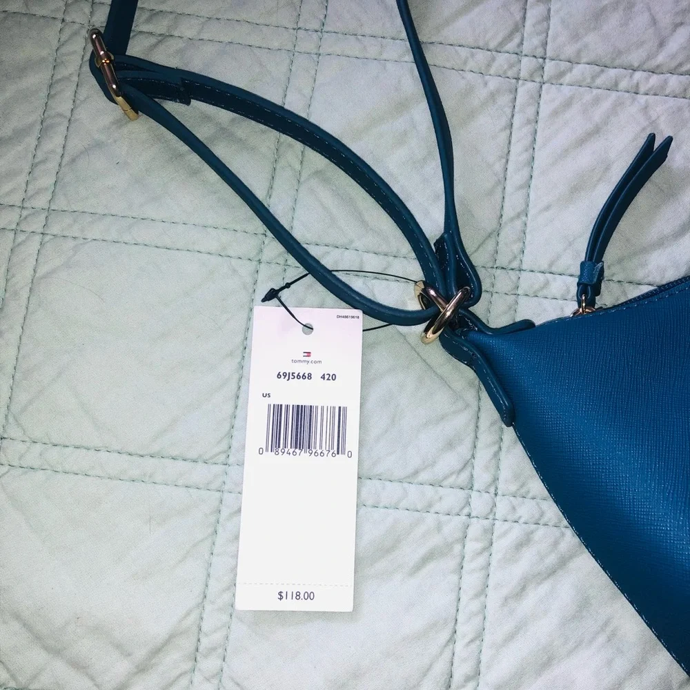 Tommy Hilfiger purse - Picture 3 of 5